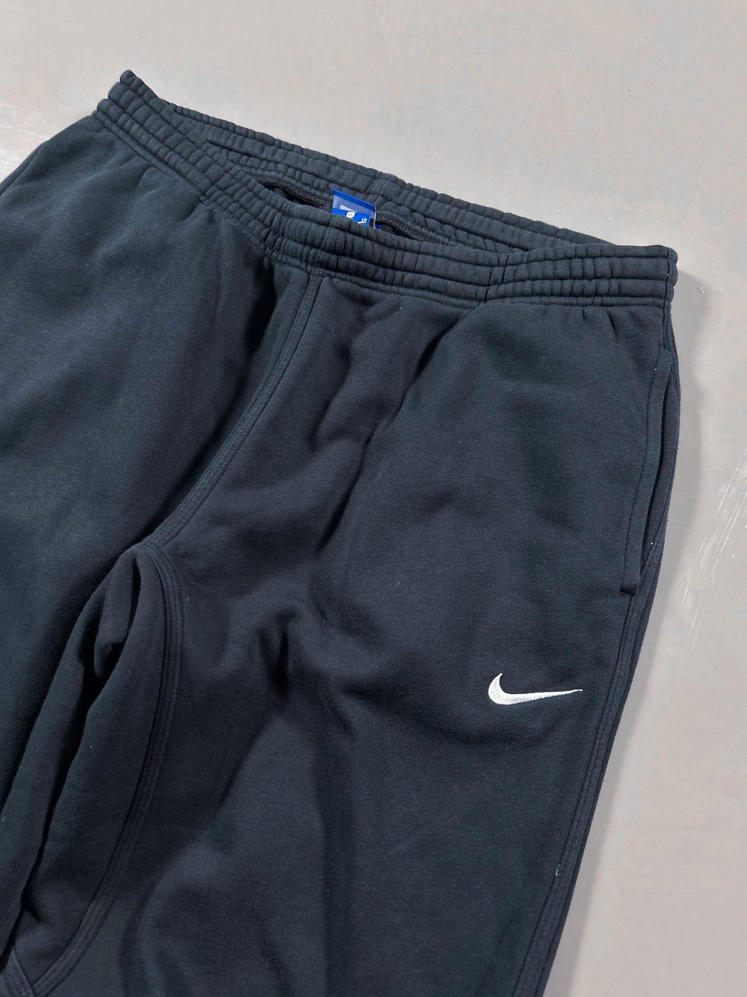 Nike Vintage *Black* Sweatpants |  M