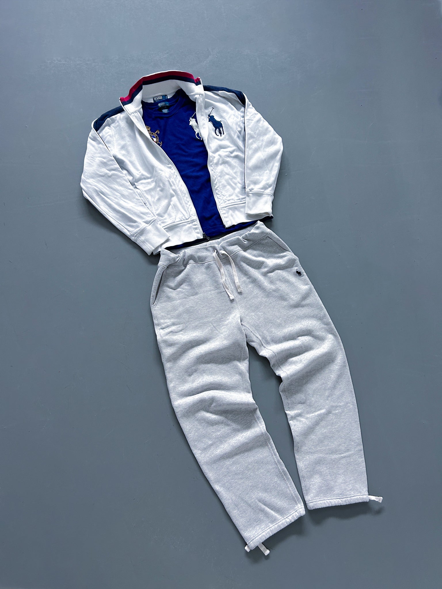 VINTAGE OUTFIT MYSTERY BOX (2 PIECES)